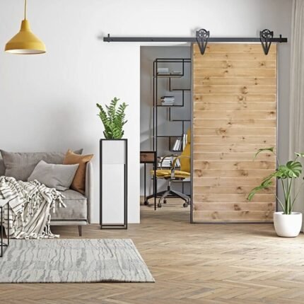 Pušinės stumdomos durys su plieniniais rėmais LOFT rudos